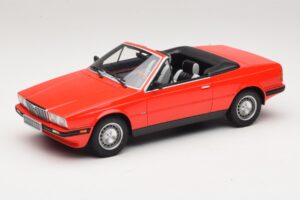 Mercedes 300 Cabriolet Dark Red Minichamps 1:43 437032131 Diecast