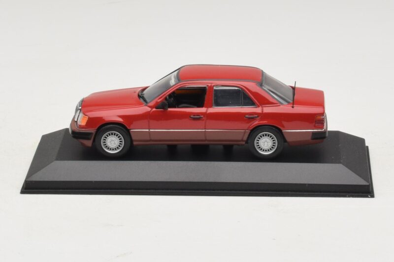 Mercedes 300D W124 Turbo Red Minichamps 1:43 Mercedes 300D W124 Turbo Red Minichamps 1:43 3210 Diecast