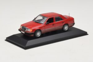 Mercedes 300D W124 Turbo Red Minichamps 1:43 3210 Diecast — photo 2 of 4
