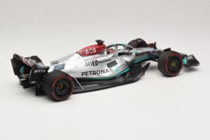 Mercedes AMG Petronas W13 E Performance #63 G. Russell Spanish GP 2022 Minichamps 1:18 110220063 Diecast — photo 2 of 7
