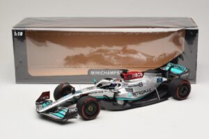 Mercedes AMG Petronas W13 E Performance #63 G. Russell Spanish GP 2022 Minichamps 1:18 110220063 Diecast — photo 6 of 7