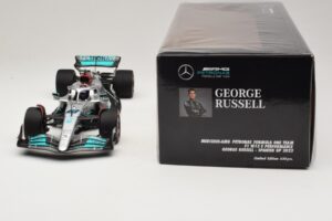 Mercedes AMG Petronas W13 E Performance #63 G. Russell Spanish GP 2022 Minichamps 1:18 110220063 Diecast — photo 7 of 7