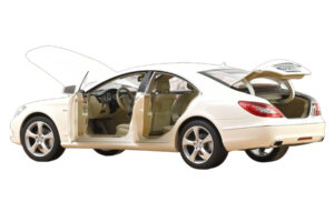 Mercedes CLS C218 Coupe Brilliant White Metallic Norev 1:18 183943 Diecast — photo 2 of 3
