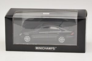 Mercedes E-Class W211 Black Metallic Minichamps 1:43 400036001 Diecast — photo 4 of 4
