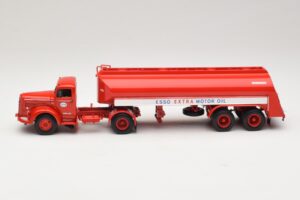 Mercedes LS315 Tanksattelzug Esso Minichamps 1:43 499034770 Diecast — photo 3 of 6