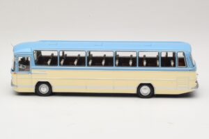 Mercedes O302 Blue Cream Minichamps 1:43 439035181 Diecast — photo 3 of 6