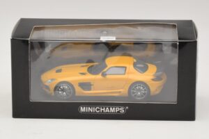 Mercedes SLS AMG C197 Black Series Gold Minichamps 1:43 437033022 Diecast — photo 4 of 4