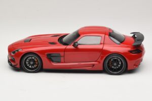 Mercedes SLS AMG C197 Black Series Red Minichamps 1:18 110033022 Diecast — photo 4 of 8