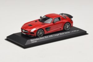 Mercedes SLS AMG C197 Black Series Red Minichamps 1:43 437033021 Diecast — photo 2 of 4