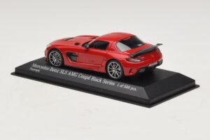 Mercedes SLS AMG C197 Black Series Red Minichamps 1:43 437033021 Diecast — photo 3 of 4