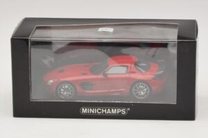 Mercedes SLS AMG C197 Black Series Red Minichamps 1:43 437033021 Diecast — photo 4 of 4
