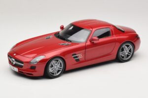 Mercedes SLS AMG C197 Red Metallic Minichamps 1:18 100039020 Diecast