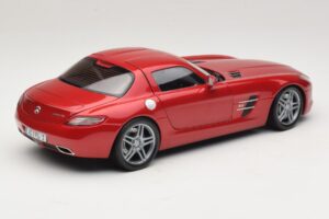 Mercedes SLS AMG C197 Red Metallic Minichamps 1:18 100039020 Diecast — photo 3 of 8