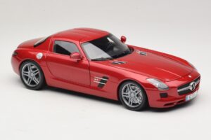 Mercedes SLS AMG C197 Red Metallic Minichamps 1:18 100039020 Diecast — photo 6 of 8