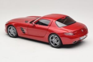Mercedes SLS AMG C197 Red Metallic Minichamps 1:18 100039020 Diecast — photo 7 of 8
