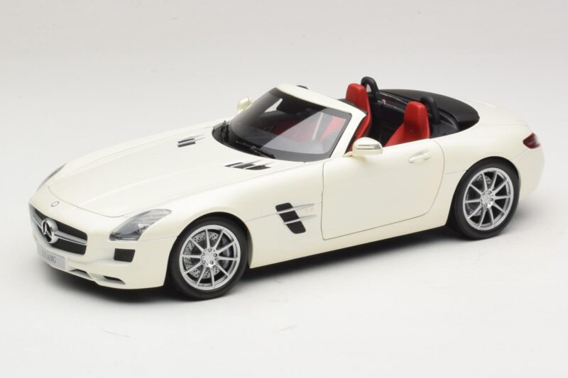 Mercedes SLS AMG Roadster Mystic White II Minichamps 1:18 B66960079 Diecast