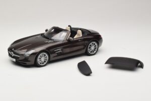 Mercedes SLS AMG Sepang Brown Minichamps 1:18 B66960080 Diecast — photo 3 of 9