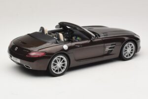 Mercedes SLS AMG Sepang Brown Minichamps 1:18 B66960080 Diecast — photo 4 of 9