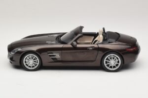 Mercedes SLS AMG Sepang Brown Minichamps 1:18 B66960080 Diecast — photo 5 of 9