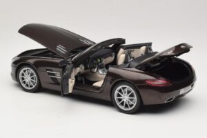 Mercedes SLS AMG Sepang Brown Minichamps 1:18 B66960080 Diecast — photo 6 of 9