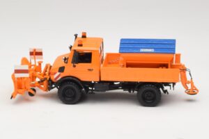 Mercedes Unimog 1300 L Snowplough Orange Minichamps 1:43 439033060 Diecast — photo 3 of 6
