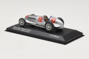 Mercedes W125 R. Caracciola German GP 1937 Minichamps 1:43 400370012 Diecast — photo 3 of 3