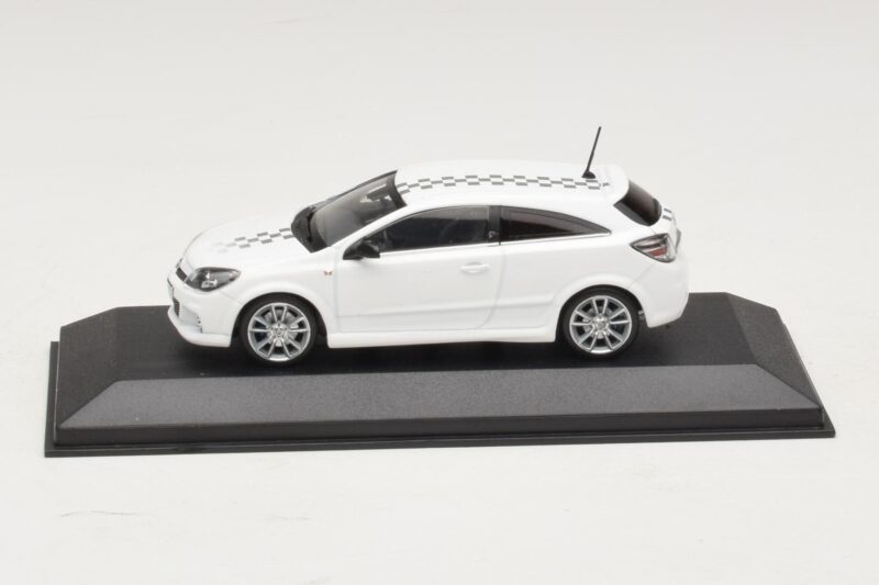 Opel Astra H OPC Nurburgring Edition White Minichamps 1:43 ASTRA005 Diecast