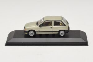 Opel Corsa A Light Green Metallic Minichamps 1:43 CORSA001 Diecast