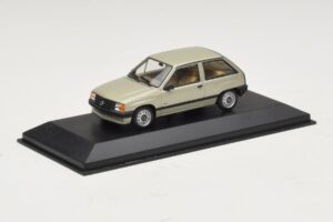 Opel Corsa A Light Green Metallic Minichamps 1:43 CORSA001 Diecast — photo 2 of 4