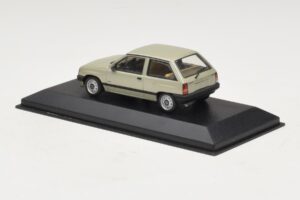 Opel Corsa A Light Green Metallic Minichamps 1:43 CORSA001 Diecast — photo 3 of 4