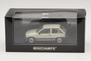 Opel Corsa A Light Green Metallic Minichamps 1:43 CORSA001 Diecast — photo 4 of 4