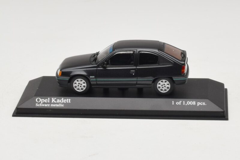 Opel Kadett E Black Metallic Minichamps 1:43 400045901 Diecast