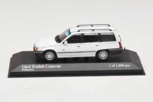 Opel Kadett E Caravan White Minichamps 1:43 400045911 Diecast