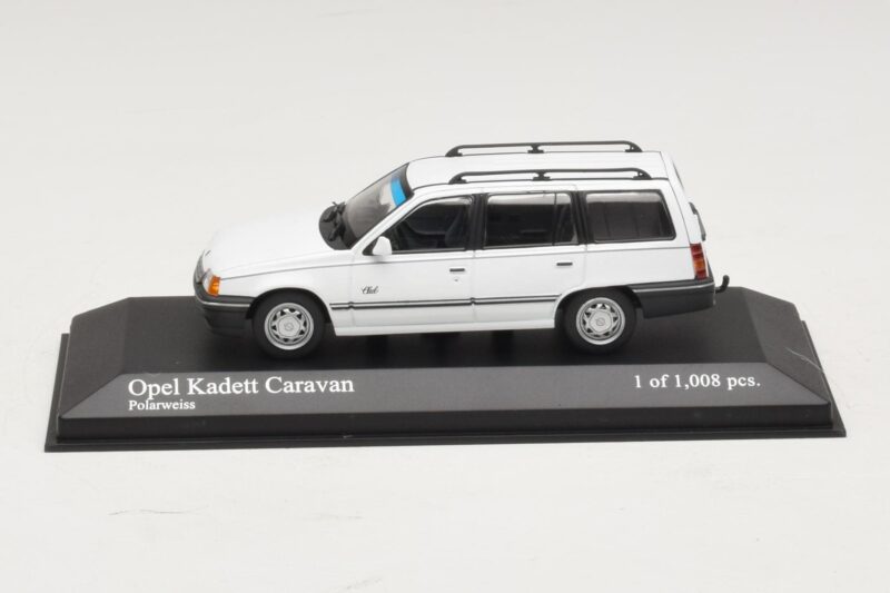 Opel Kadett E Caravan White Minichamps 1:43 400045911 Diecast