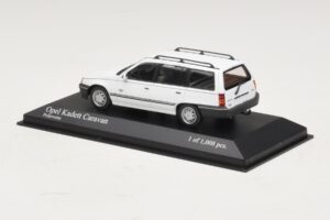 Opel Kadett E Caravan White Minichamps 1:43 400045911 Diecast — photo 3 of 4