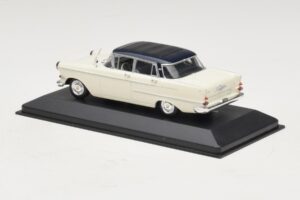 Opel Kapitan A White Minichamps 1:43 400048000 Diecast — photo 3 of 4