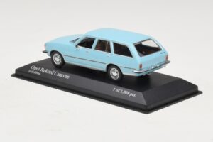 Opel Rekord D Caravan Light Blue Minichamps 1:43 400044014 Diecast — photo 3 of 4