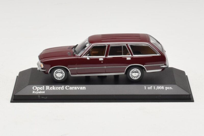 Opel Rekord D Caravan Red Minichamps 1:43 Opel Rekord D Caravan Red Minichamps 1:43 400044012 Diecast