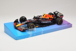 Oracle Red Bull Racing RB18 #11 S. Perez Miami GP 2022 Minichamps 1:18 113220511 Diecast — photo 2 of 7