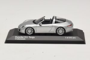 Porsche 911 991 Targa Silver Minichamps 1:43 410062442 Diecast