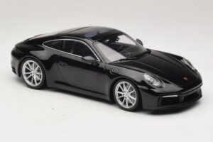 Porsche 911 992 Carrera 4S Black Minichamps 1:18 WAP0211120R992 Diecast — photo 4 of 6