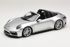 Porsche 911 992 Targa 4 GTS Silver Minichamps 1:18 WAP0211460RTRG Diecast