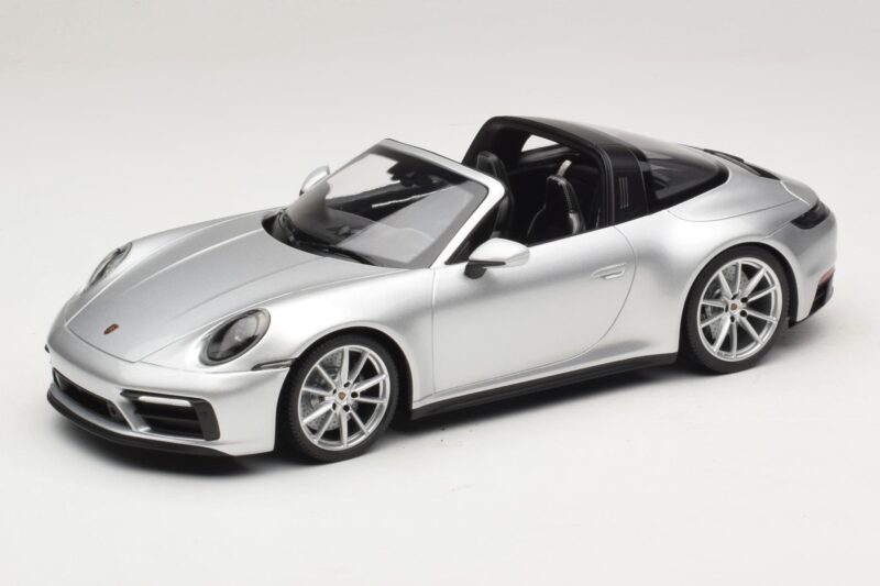 Porsche 911 992 Targa 4 GTS Silver Minichamps 1:18 WAP0211460RTRG Diecast