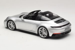 Porsche 911 992 Targa 4 GTS Silver Minichamps 1:18 WAP0211460RTRG Diecast — photo 5 of 6