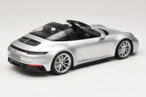 Porsche 911 992 Targa 4 GTS Silver Minichamps 1:18 WAP0211460RTRG Diecast — photo 2 of 6