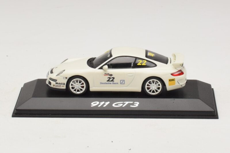 Porsche 911 997 GT3 #22 White Minichamps 1:43 Porsche 911 997 GT3 #22 White Minichamps 1:43 WAP020102016 Diecast
