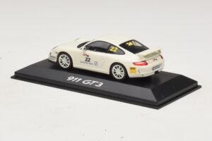 Porsche 911 997 GT3 #22 White Minichamps 1:43 WAP020102016 Diecast — photo 3 of 4