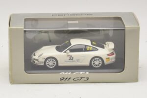 Porsche 911 997 GT3 #22 White Minichamps 1:43 WAP020102016 Diecast — photo 4 of 4