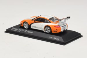 Porsche 911 997 GT3 R Hybrid Presentation 2010 Minichamps 1:43 410108900 Diecast — photo 3 of 4
