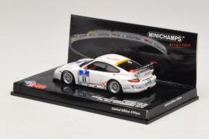Porsche 911 997 GT3 RS #11 24 Hours Nurburgring 2010 Minichamps 1:43 437106711 Diecast — photo 3 of 5